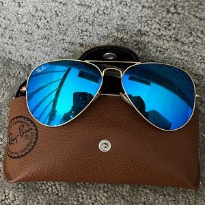 Blue aviator raybans